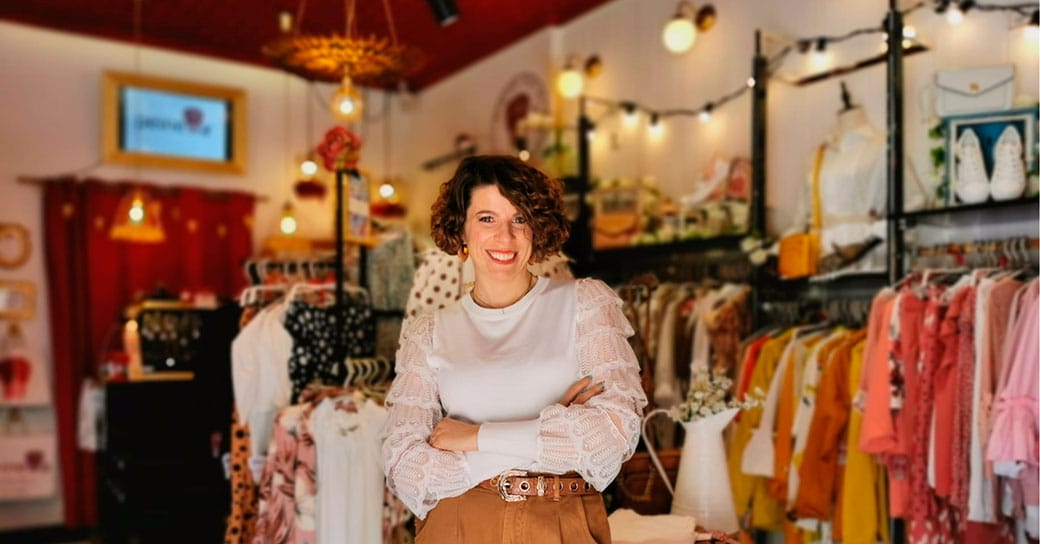 Inma Rubio en el interior de Peineta Boutique